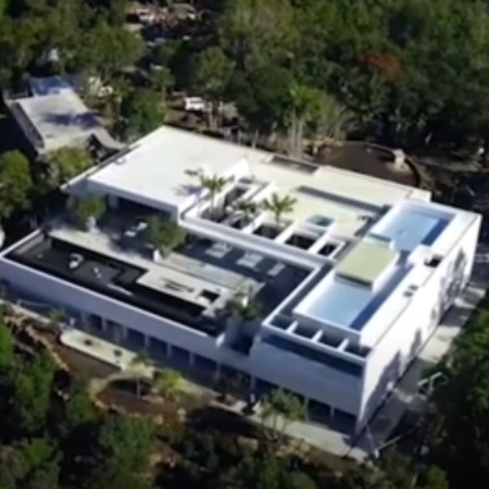 Chris Hemsworth Byon Bay Mega Mansion.